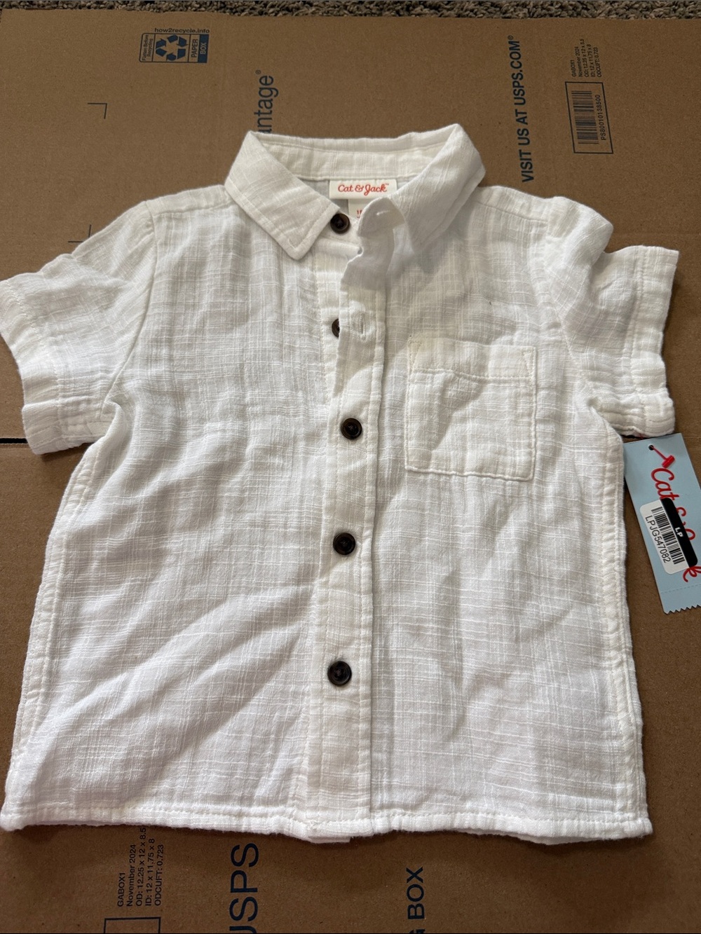 Cat & Jack White Short-Sleeve Button-Down Shirt with Chest Pocket